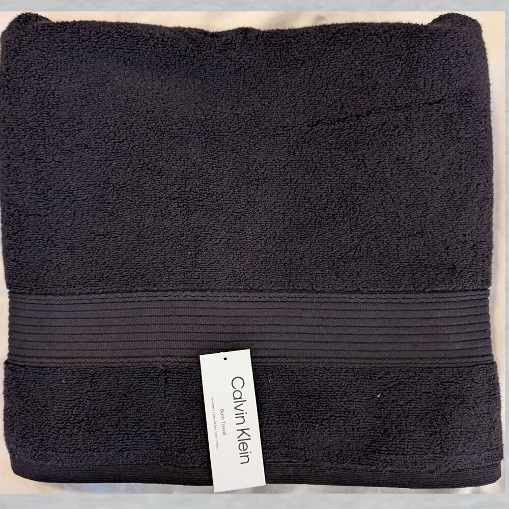 Calvin Klein Black Bath Towel Measures 30 x 56 inches